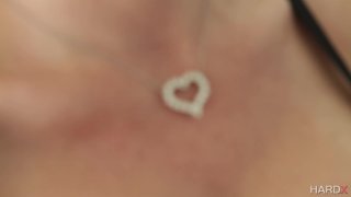 Vợ bạn banh lồn mời gọi con cặc đút vào