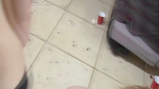 ông chồng bất lực để vợ yêu cho chủ nợ cưỡng hiếp