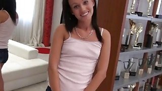 Cô giáo chưa chồng . ngon mlem mlem cặp mông sịn cửng quá anh em ơi . clip được 1 member chia sẻ lên nhóm nhé ! Hiếm mới có quả cô giá real cua này !