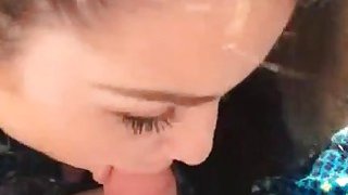 Tan ca là vô nhà nghỉ cùng em đồng nghiệp