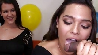 Bố dượng bị cô con gái riêng của Người vợ bắt xxx mỗi ngày