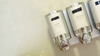 Con đĩ 18 tuổi đến với tôi để quan hệ tình dục sau giờ học và sau đó quay lại học