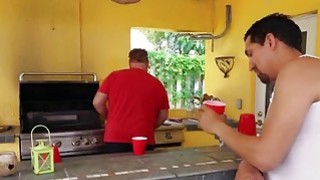 Một clb của những người không chung thuỷ, chìm đắm trong thuốc kích dục