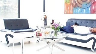 Chàng trai trẻ địt bà chủ lầu xanh lồn vẫn khít