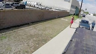 coi sex chăm sóc con trai của bạn thân