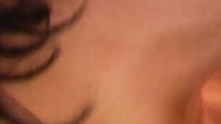 Người phụ nữ trẻ đẹp này có bộ ngực lớn, đầy đặn và thân hình cân đối. Nó khiến bạn cương cứng khi nhìn cô ấy. Tính tình dịu dàng của cô ấy cùng việc vuốt ve và hôn lên cơ thể cô ấy thật tuyệt! Lắp đạn vào và bắn bao nhiêu tùy thích...