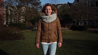 Anh trai đòi mách má khi phát hiện em kế chụp ảnh sex gửi bạn trai