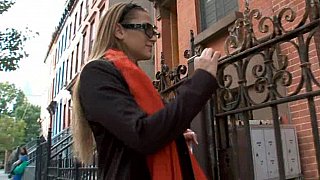 "Làm ơn đừng di chuyển nhanh thế, tôi sắp xuất tinh rồi"