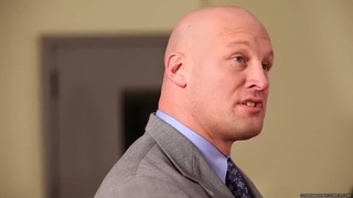 Nhét cặc vào lồn chị gái bị kẹt dưới gầm giường