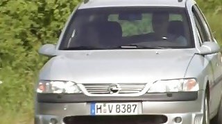 Bà mẹ trẻ xinh đẹp của thằng bạn thân