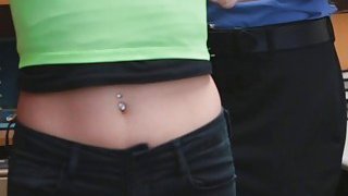 Đụ em nhân viên đến chơi nhà dáng mướt