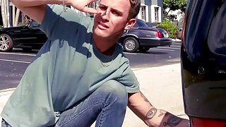 Anh trai nổi máu ghen khi phát hiện người yêu đang nện với người yêu