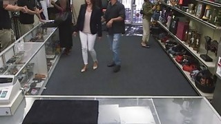 Bú lồn em sinh viên trên tàu điện đông người