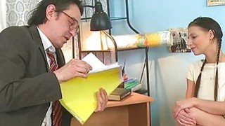 Địt cạn tinh trùng cùng cô bạn gái lồn đẹp mông to