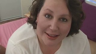 Nữ luật sư định giúp đỡ gã nhà kề bên sống bẩn nhưng nào ngờ…