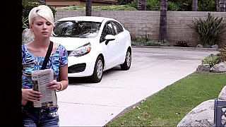 Lỗi đặt phòng, tôi ngủ chung phòng với cấp trên mà tôi luôn ngưỡng mộ