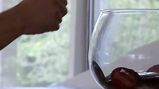 Cô gái xinh đẹp cưỡi ngựa Nguồn: @swaglive