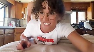 Bú lồn em đồng nghiệp xinh đẹp trong nhà tắm