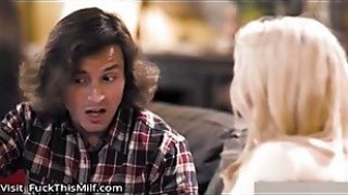 Bố chuốc thuốc kích dục nhân tình cậu con trai “chỉ mới dám hôn”