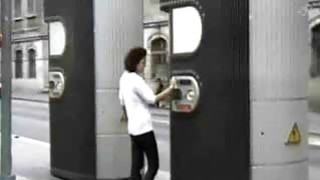 Bể nhỏ phụ nữ trẻ phụ nữ béo sâu bên dưới