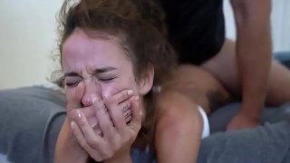 Tiệc ngủ của chị gái và đám bạn