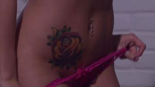 Em gái nổi tiếng dễ thương trên mạng lần đầu tiên chụp ảnh tự sướng trong bồn tắm, bức ảnh tắm quá hấp dẫn