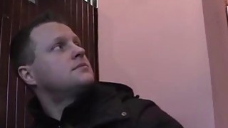 Cô bạn thân rủ đến chơi với 2 đứa bạn thì tự dưng 2 đứa nó làm tình nhau