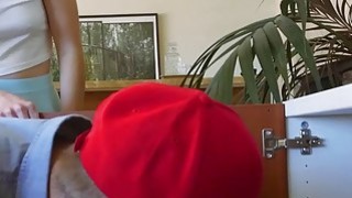 Húp luôn chị thư ký xinh đẹp lồn mơn mởn của bố