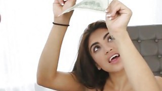 Em Ông xã Nắc vợ của anh trai thiếu thốn vì anh trai mãi mê công việc