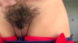 Chồng chia sẻ trang phục Wonder Woman với bạn bè/vợ tại bữa tiệc Halloween