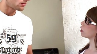 Tình một đêm giữa cậu nhân viên và nữ giám đốc trẻ dâm đãng