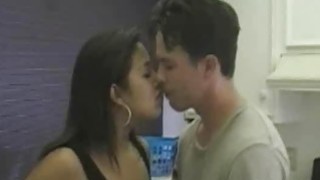 Nghi ngờ có thai, cô gái tóc vàng dễ thương đi khám bác sĩ thì bị lừa…