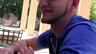 Chồng vừa đi làm, cô vợ liền gọi nhân tình qua nhà chơi "xếp hình"