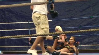 FGEN-004 Mùa hè đến rồi! Đó là biển! Một người phụ nữ xinh đẹp tán tỉnh một chàng trai mặc đồ bơi! 250 phút