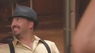 Người yêu của con trai bị bố Chồng yêu nghiện tình dục bắt làm người tình