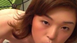 Cô yêu tinh Giáng sinh gợi cảm đã tặng tôi món quà tuyệt vời nhất và đã mút khô con cặc của tôi