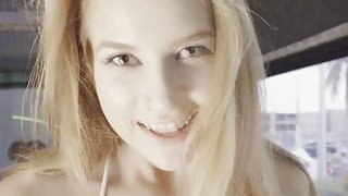 Em nhân viên bênh viện tận tình chăm sóc bệnh nhân có công việc phụ ở “onlyfans”