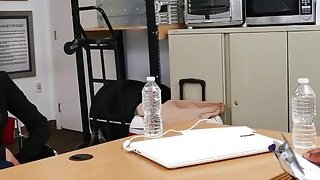 Bố chồng lén vụng trộm cùng con dâu trong bếp