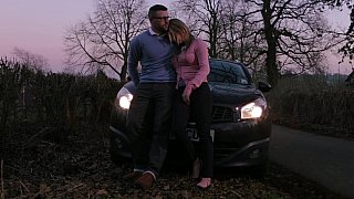 Toàn bộ quá trình của một người phụ nữ và một chú ngựa con