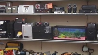 Em nhân viên mát-xa chân dài cưỡi ngựa điêu luyện