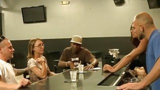 Giày cao gót lụa đen chân dài ngực to