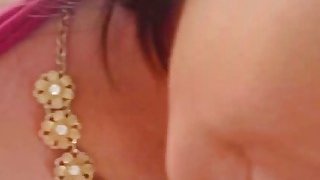 Anh chỉ ngủ nhờ nhà bạn đồng nghiệp thôi, chứ không có gì cả …