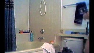 Chuyện tình anh học sinh và cô chủ quán cafe có Ông xã biến thái