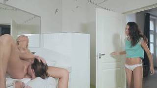 Cho vợ đi làm mẫu ảnh và cái kết nát lồn