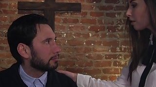 Thuê được em giúp việc vừa giỏi vừa ngon làm anh quá “nứng”