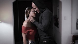 Một ngày đi làm mệt mỏi của cô em học sinh năm nhất