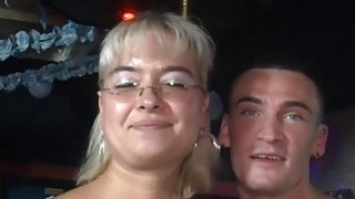 Cô giáo chưa chồng . ngon mlem mlem cặp mông sịn cửng quá anh em ơi . clip được 1 member chia sẻ lên nhóm nhé ! Hiếm mới có quả cô giá real cua này !