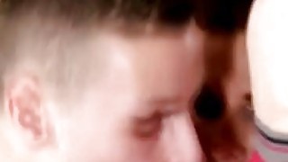 Thanh niên bị nhân tình ở quán bar xem thường và màn trả thù ngoạn mục