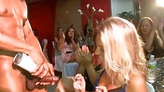 Video gái Nhật Bản to lớn trực tuyến