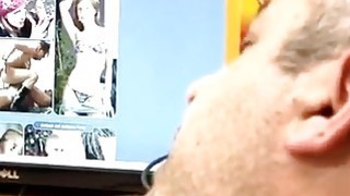 Grace bị một con cặc lớn đụ